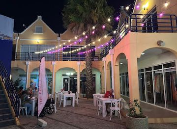 curacao/brievengat/restaurant/the-pink-taverna