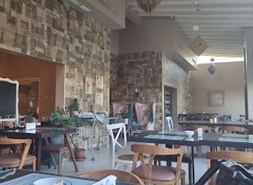 bahrain/saar/restaurant/lavilla-restaurant