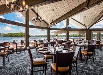 missouri/lake-of-the-ozarks/restaurant/windrose-marker-26-lakeside-dining