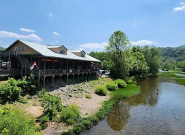 west-virginia/allegheny-highlands/restaurant/greenbrier-grille-and-lodge
