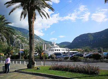 montenegro/kotor-bay/restaurant/dojmi