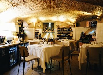 italy/genoa/restaurant/soho