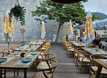 gibraltar/rosia-bay/restaurant/chatzz