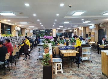 south-korea/jeju-city/seogwipo-city/restaurant/twins-raw-fish-restaurant