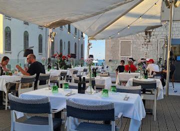 croatia/split/restaurant/articok-food-and-bar