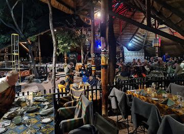 zimbabwe/mana-pools-national-park/restaurant/the-boma-dinner-drum-show
