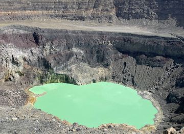 el-salvador/santa-ana/santa-ana-volcano-national-park/restaurant/santa-ana-volcano-panoramic-viewpoint-two
