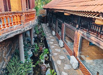 vietnam/ha-long/tuan-chau-island/restaurant/nha-hang-wine-wood-tuan-chau