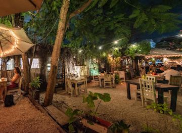 mexico/cancun/restaurant/la-fonda-del-zancudo