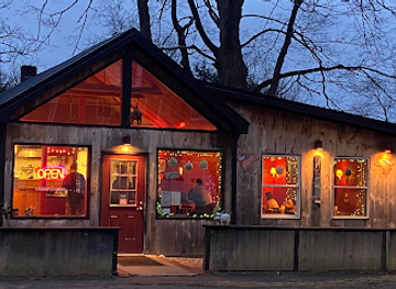 connecticut/housatonic-valley/restaurant/when-pigs-fly