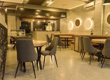 myanmar-burma/mandalay-region/restaurant/escape-cafe-restaurant