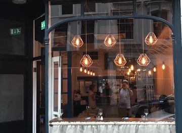 united-kingdom/london/restaurant/the-oystermen-seafood-bar-kitchen