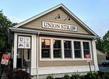massachusetts/norfolk-county/restaurant/union-straw