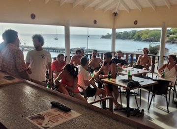 saint-vincent-and-the-grenadines/union-island/restaurant/d-view-sports-bar-and-restaurant