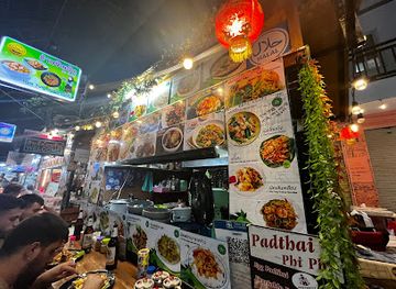 thailand/phi-pan-nam-range/restaurant/pad-thai-ja-aed-plaza-phiphi