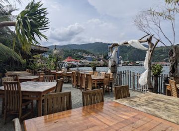 indonesia/central-papua/restaurant/rumah-laut-restaurant