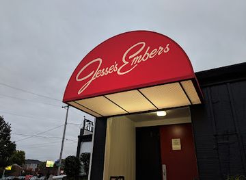 iowa/des-moines/restaurant/jesse-s-embers