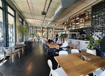 south-africa/port-elizabeth/restaurant/hello-it-s-me-kitchen-bar