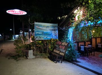 myanmar-burma/ngapali-beach/restaurant/sharky-s-ngapali