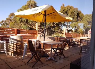 australia/limestone-coast/restaurant/the-bellum-hotel