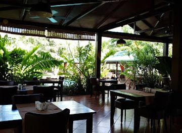 suriname/moengo/restaurant/moments
