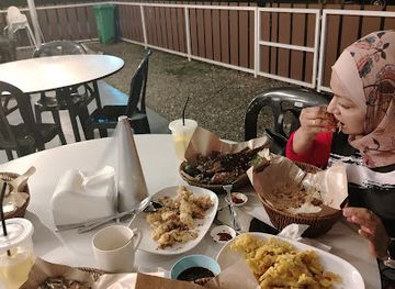 brunei/telisai/restaurant/the-fisherman-s-hut