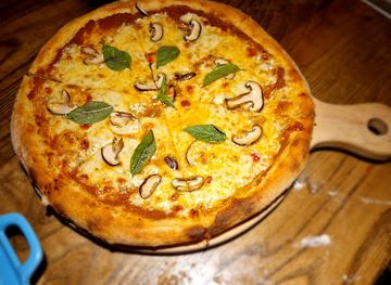 vietnam/red-river-delta/restaurant/delta-pizza-pasta