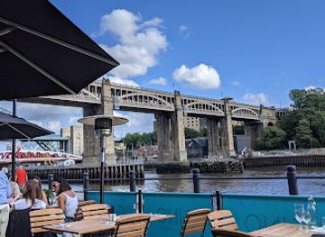united-kingdom/newcastle-upon-tyne/quayside/restaurant/gino-d-acampo-restaurant-quayside-newcastle