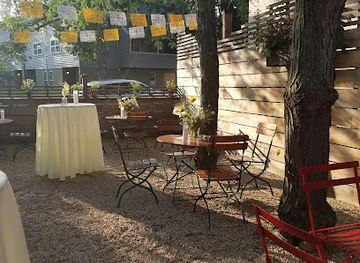 new-york/hudson/restaurant/half-moon