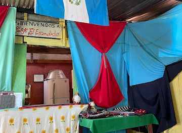 guatemala/lake-atitlan/restaurant/cafe-el-escondido