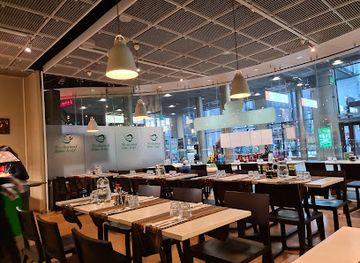 finland/espoo/leppavaara/restaurant/lime-leaf