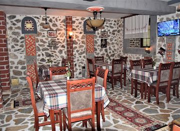 albania/central-albania/restaurant/restorant-tradita-shqiptare-restaurant-albanian-traditions-ristorante-tradizioni-albanesi-traditional-albanian-food