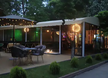 Riverside Terrace