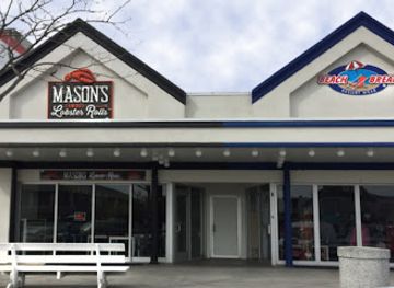 delaware/cape-henlopen-state-park/restaurant/mason-s-famous-lobster-rolls