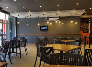 zambia/livingstone/restaurant/debonairs-pizza-livingstone