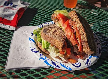 maryland/green-ridge-state-forest/restaurant/pine-ridge-cafe-grill