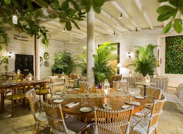 turks-and-caicos-islands/pine-cay/restaurant/the-almond-tree