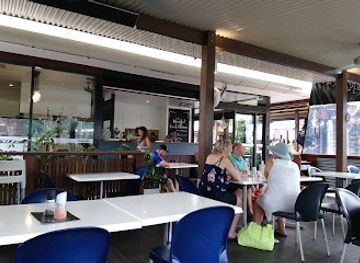 australia/airlie-beach/restaurant/village-cafe-restaurant-bar