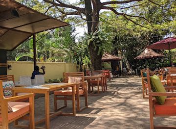 uganda/bunyoro/restaurant/smokey-s-restaurant-and-lounge