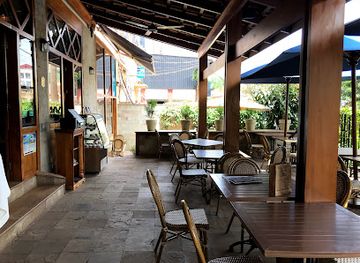 uganda/rwenzori-mountains-national-park/restaurant/bistro