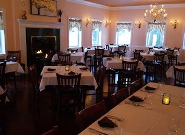 michigan/west-michigan/restaurant/arboreal-inn