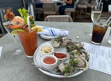 north-carolina/roanoke-region/restaurant/six-and-sky-rooftop-grille