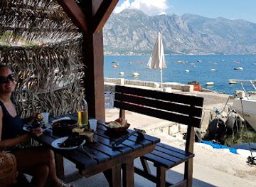montenegro/perast/restaurant/shellfish-plantation-muslje