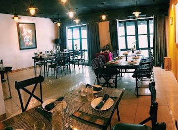 vietnam/hanoi/ba-dinh-district/restaurant/fabrik