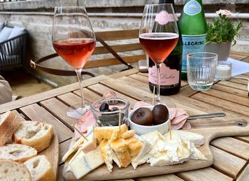 france/champagne/restaurant/le-recommande-bar-a-degustation
