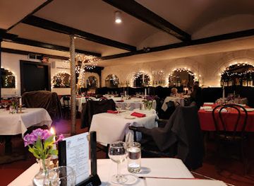 vermont/sugarbush-resort/restaurant/chez-henri-restaurant-bistro