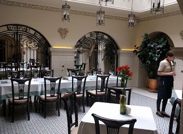 ukraine/lviv/old-town/restaurant/staryi-royal