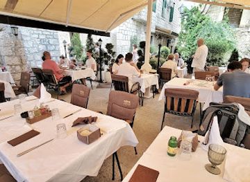 croatia/trogir/restaurant/alka-fine-food-old-money-style-restaurant