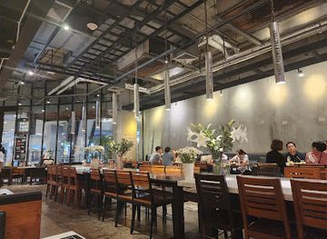 thailand/bangkok/siam/restaurant/white-flower-factory