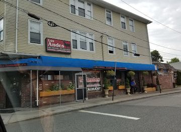 rhode-island/blackstone-river-bikeway/restaurant/los-andes